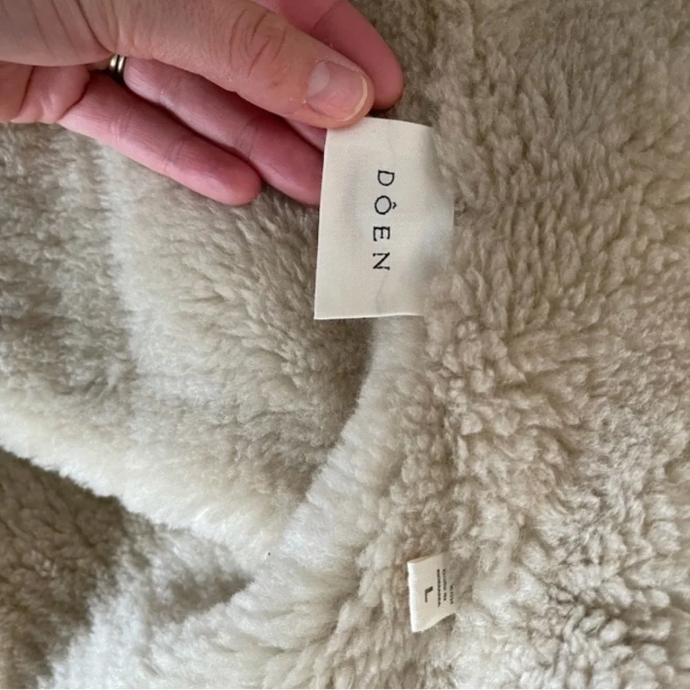 Doen Snowbell Shearling Coat in black SZ Large GUC - Picture 6 of 7